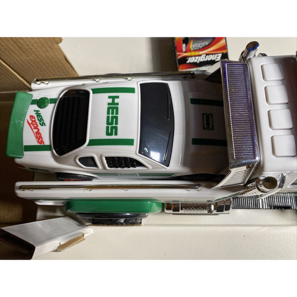 Hess 2011 White and Green Toy Truck & Pull Back Race Car Lights Sounds Ramp - Picture 12 of 14